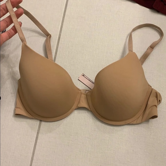 Victoria Secret Bras - Picture 4 of 5